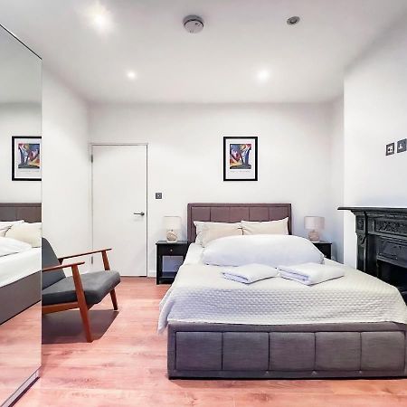 לונדון Prime Location Camden Luxury Apt Sleeps 6 מראה חיצוני תמונה